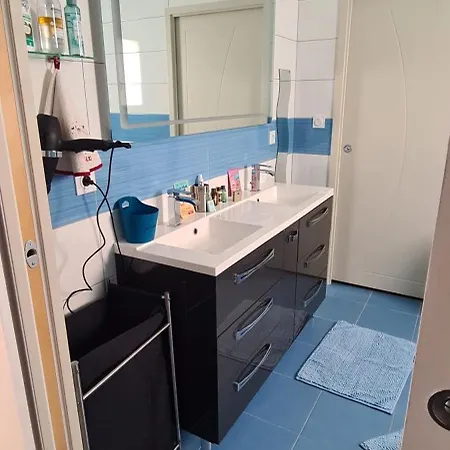 Проживание в семье Villa- Privee Avec Acces Sur Piscine Villebrumier