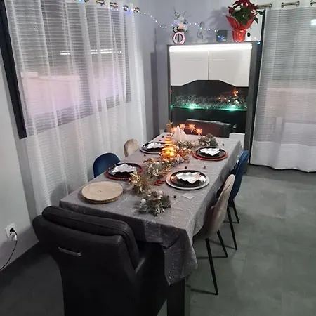 Villa- Privée Avec Accès Sur Piscine Habitación en casa particular *