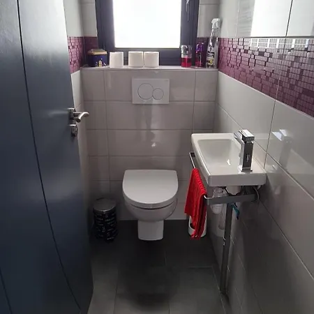 Villa- Privee Avec Acces Sur Piscine 民宿 *