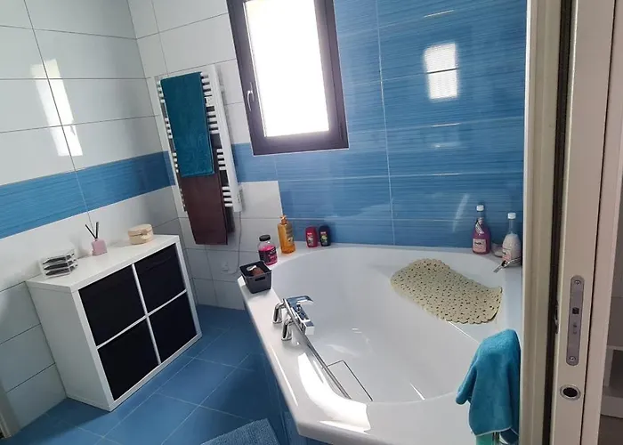 Villa- Privee Avec Acces Sur Piscine ホームステイ