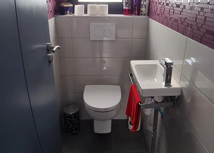 Villa- Privee Avec Acces Sur Piscine ホームステイ *